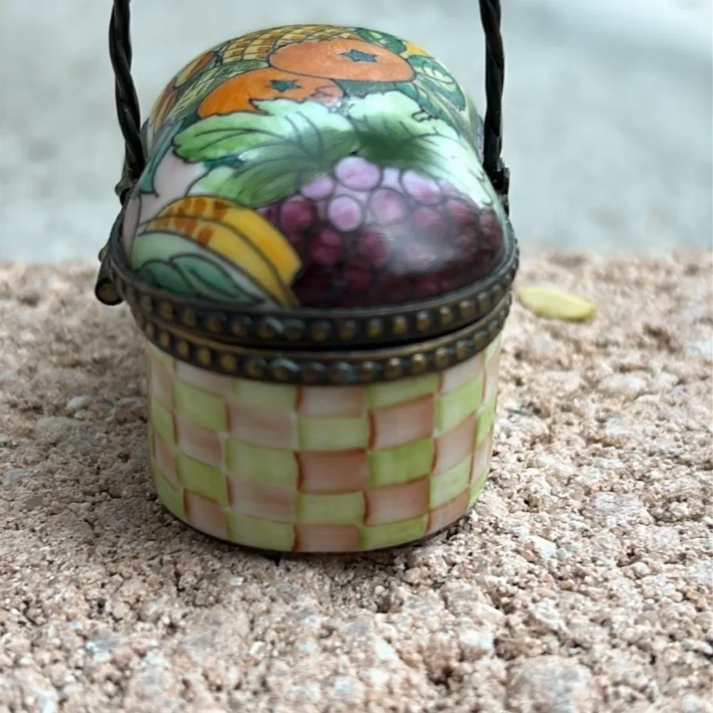 Limoges Chamart Exclusive trinket box